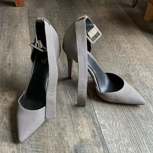 Jessica Simpson Cayna Pointed Toe